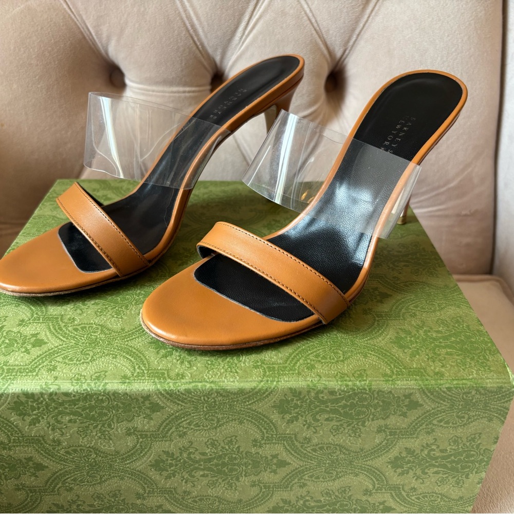 Barneys New York Tan and Black Heels Elegant Design